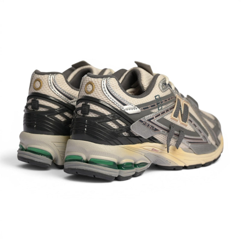 New Balance 1906R White / Silver / Black